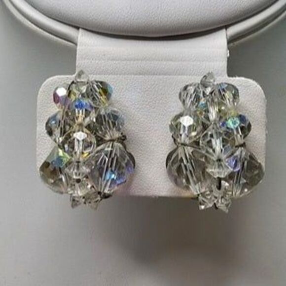 Vintage Aurora Borealis Coated Faceted Cut Cluster of Grapes Clip-on Earrings - Picture 1 of 5
